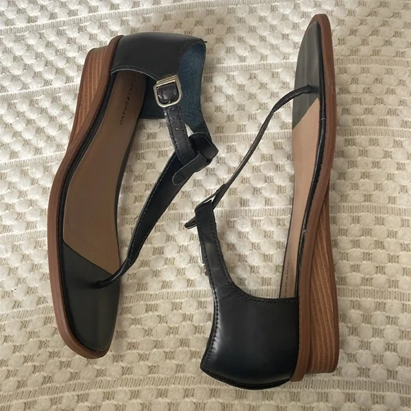 Lucky Brand Black Annamae Leather Wedge Thong Sandals - Picture 5 of 10